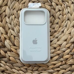 Apple iPhone 17 Pro Silicone Case - White